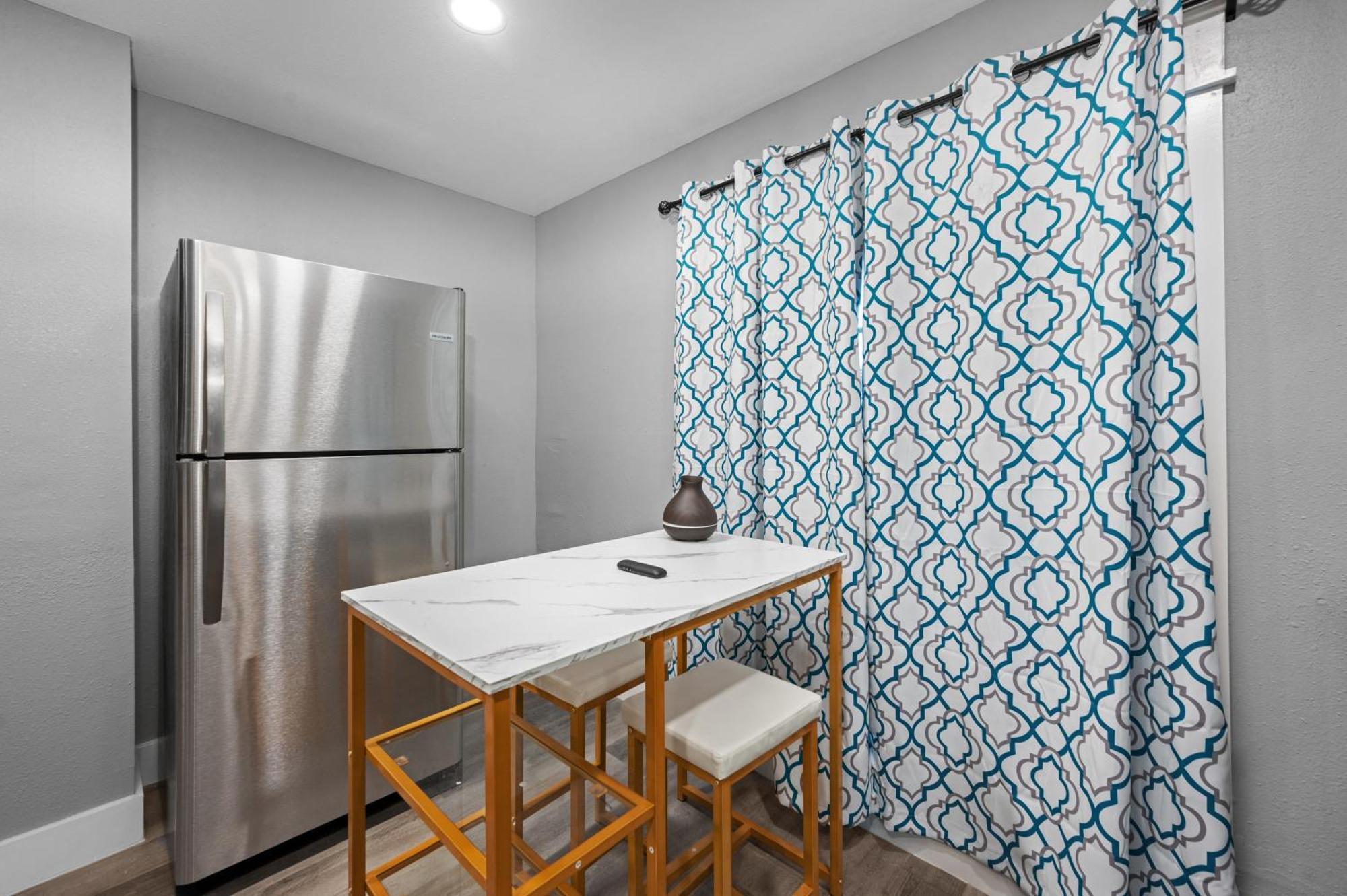 Comfortable 2Br Apt In Vibrant Houston Heights Ngoại thất bức ảnh