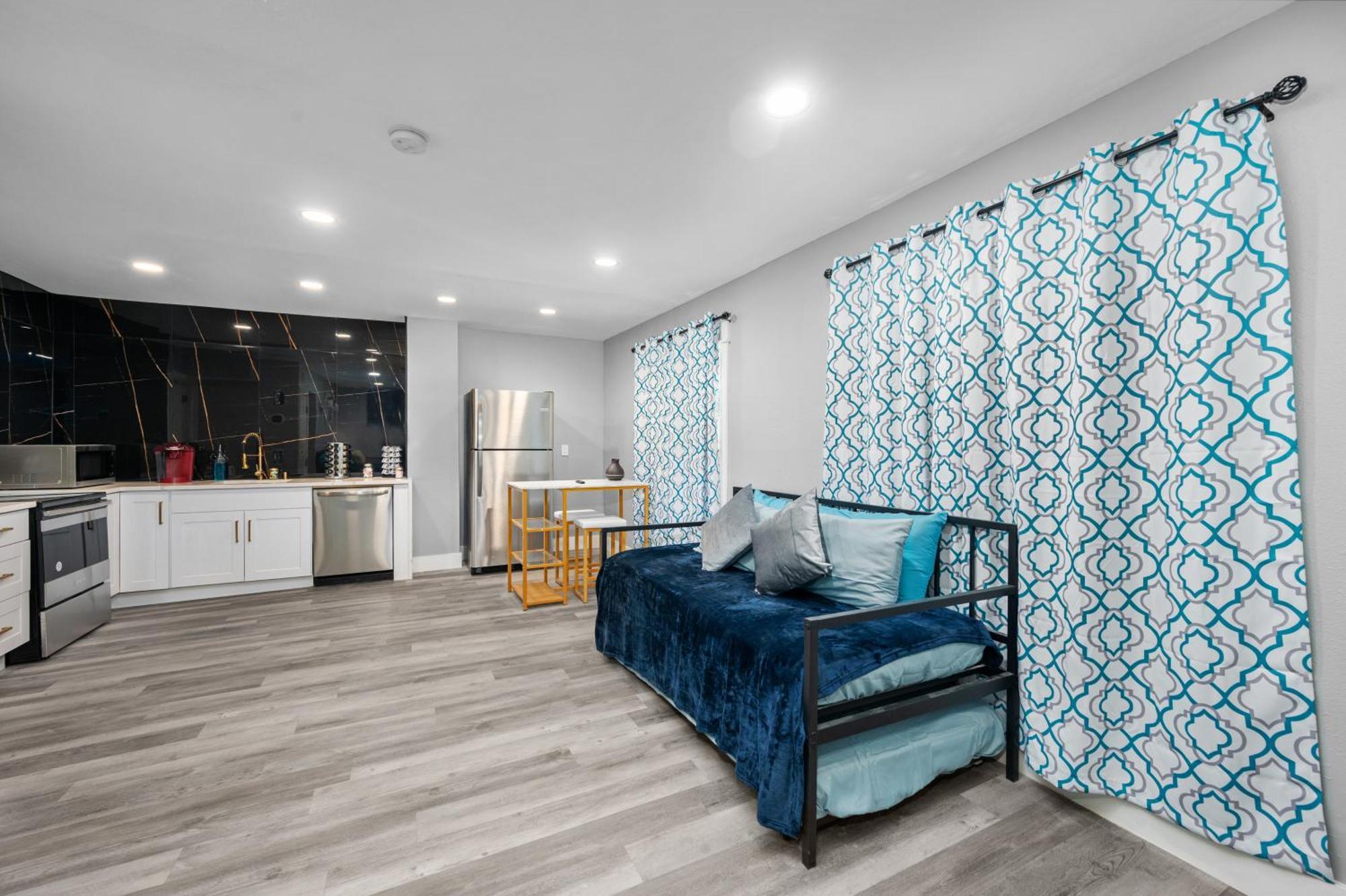Comfortable 2Br Apt In Vibrant Houston Heights Ngoại thất bức ảnh
